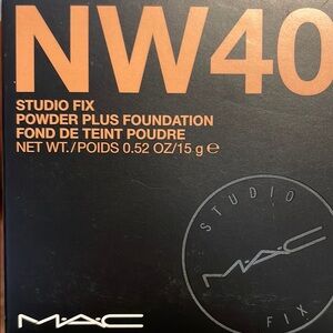 Original MAC Studio Fix Powder Plus Foundation NW40
